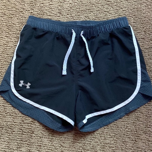 Black under armor athletic shorts - Picture 1 of 2